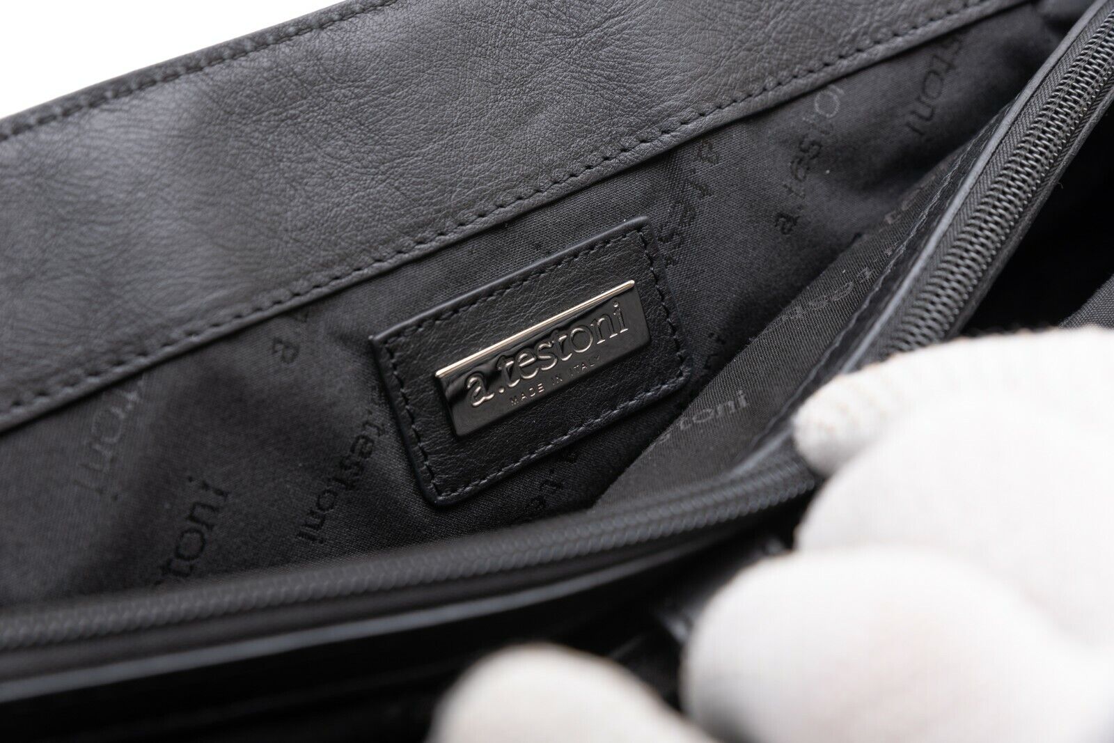$780 Testoni Bologna Briefcase PC Case Luxury Black Easy Calf + Shoulder Strap