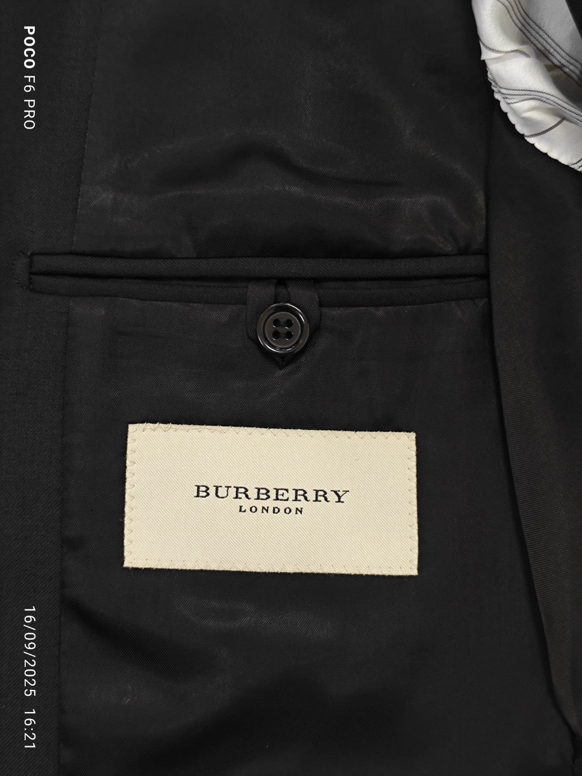 $1800 BURBERRY LONDON Black Solid Suit Fine Wool Super 150's Regular
