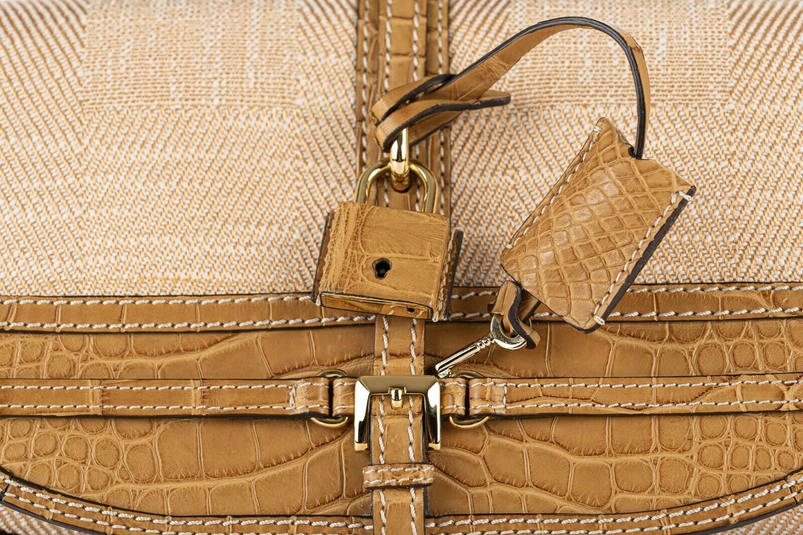 $4850 BURBERRY Mayfield Shale Pink Handbag Bag Genuine Alligator Padlock