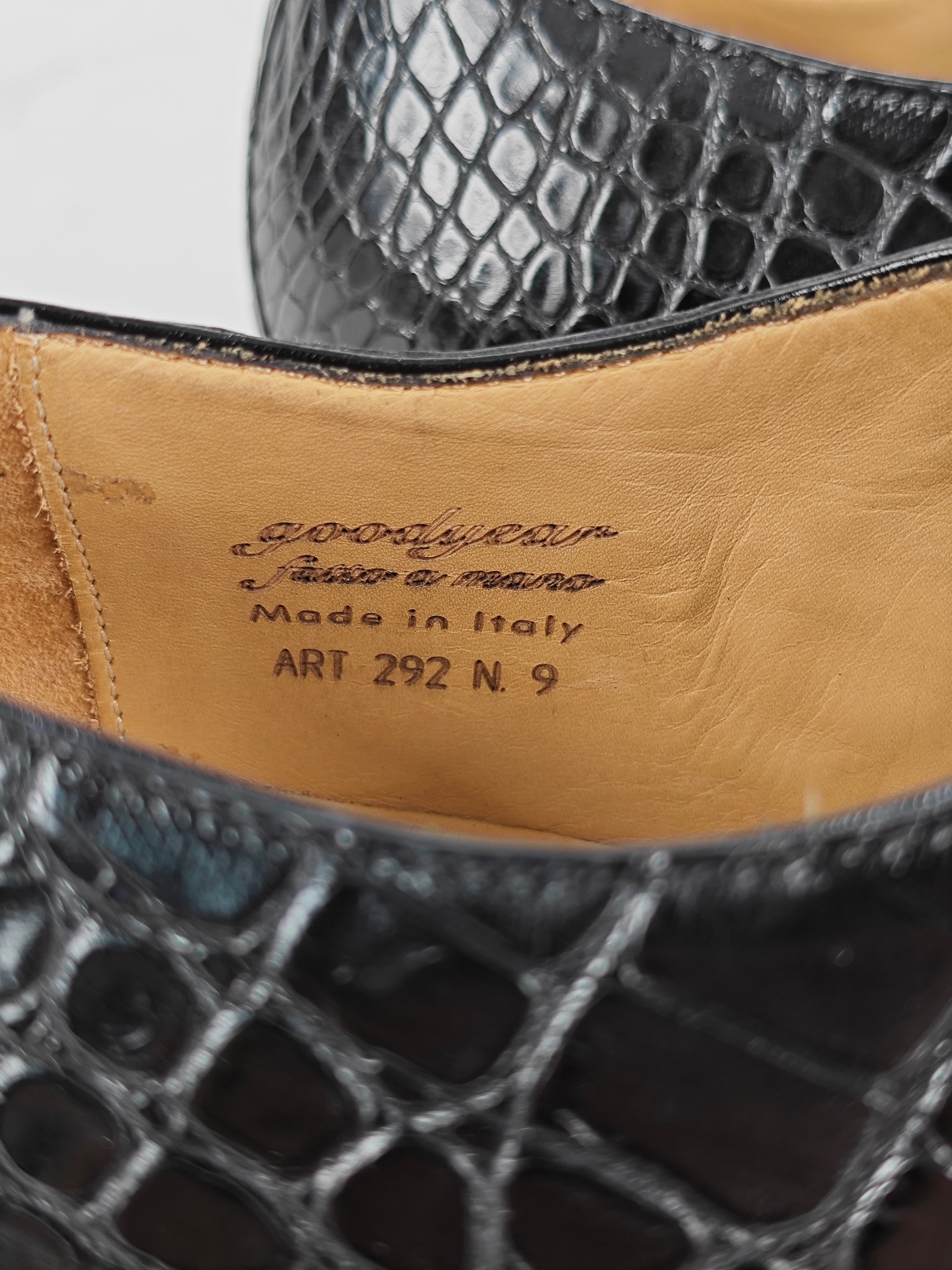 SUTOR MANTELLASSI Black Goodyear Oxford Shoes Genuine Crocodile