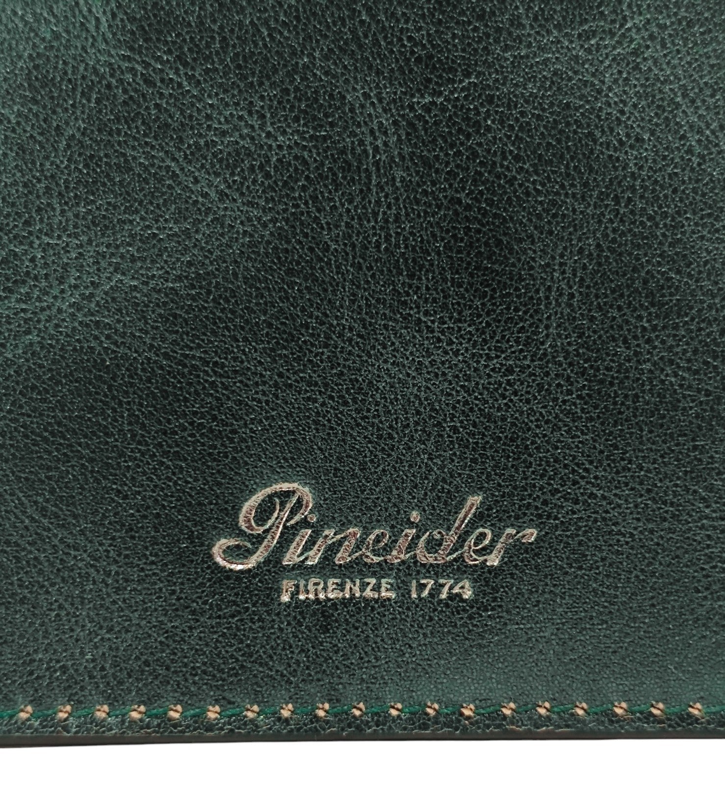 220$ PINEIDER FIRENZE 1774 "Metro Smooth" Passport Holder Calf Laminated Green