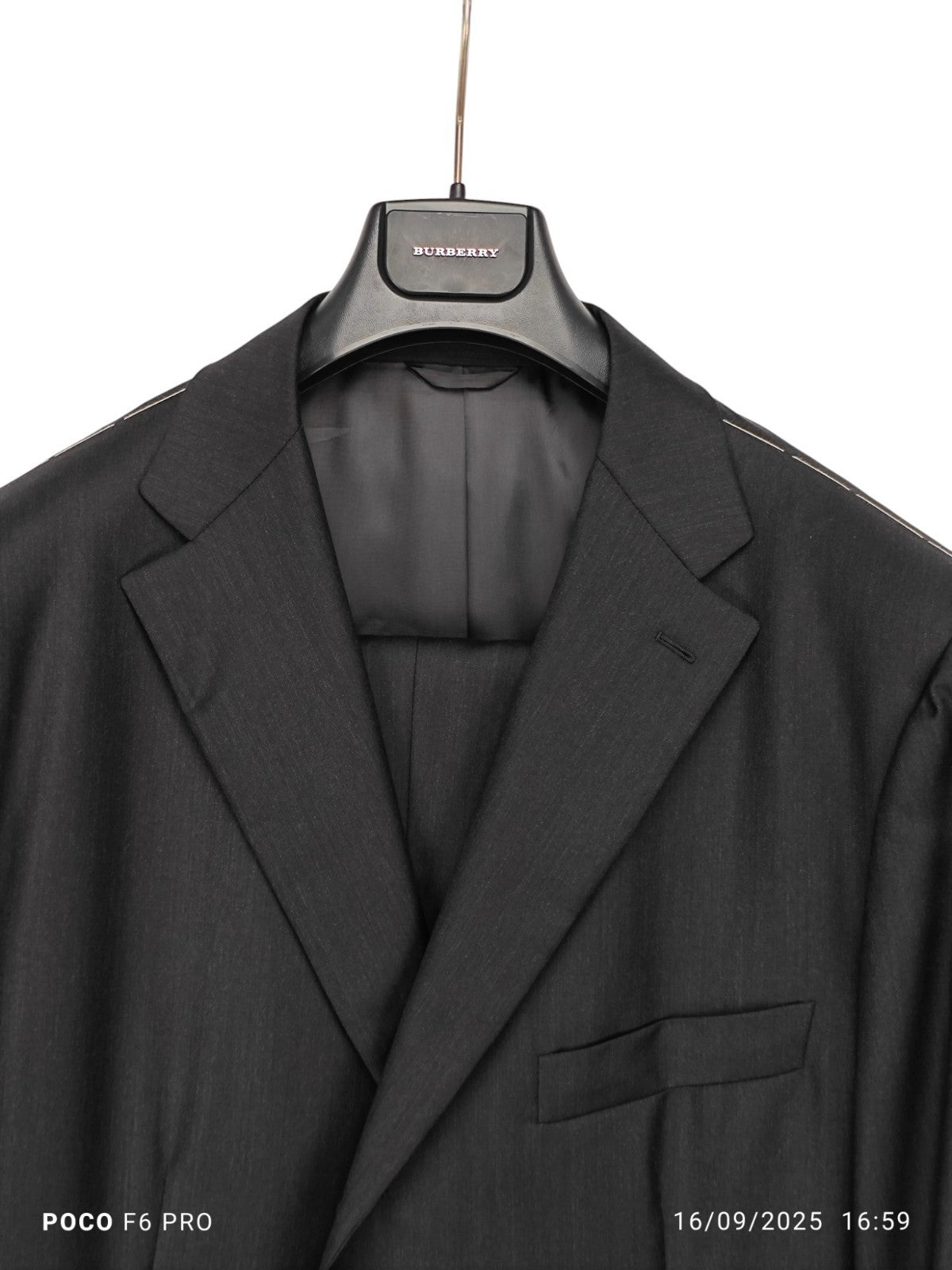 $1800 BURBERRY LONDON Charcoal Gray Solid Suit Fine Wool 150's  48 US / 58 EU 7R