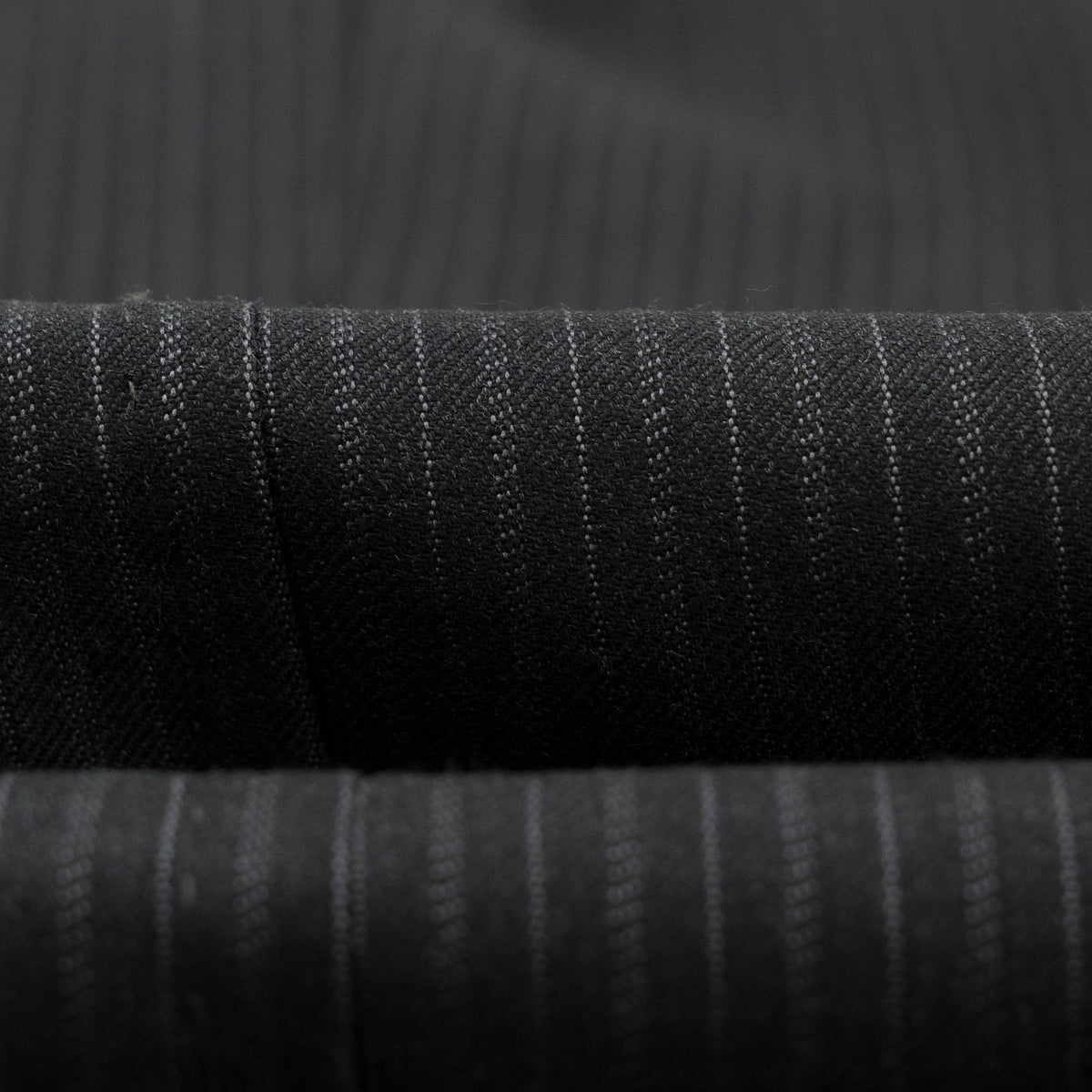 $6600 ISAIA "Capri" Charcoal Suit Fine Wool 4 Season Striped 46 US / 56 EU 8R