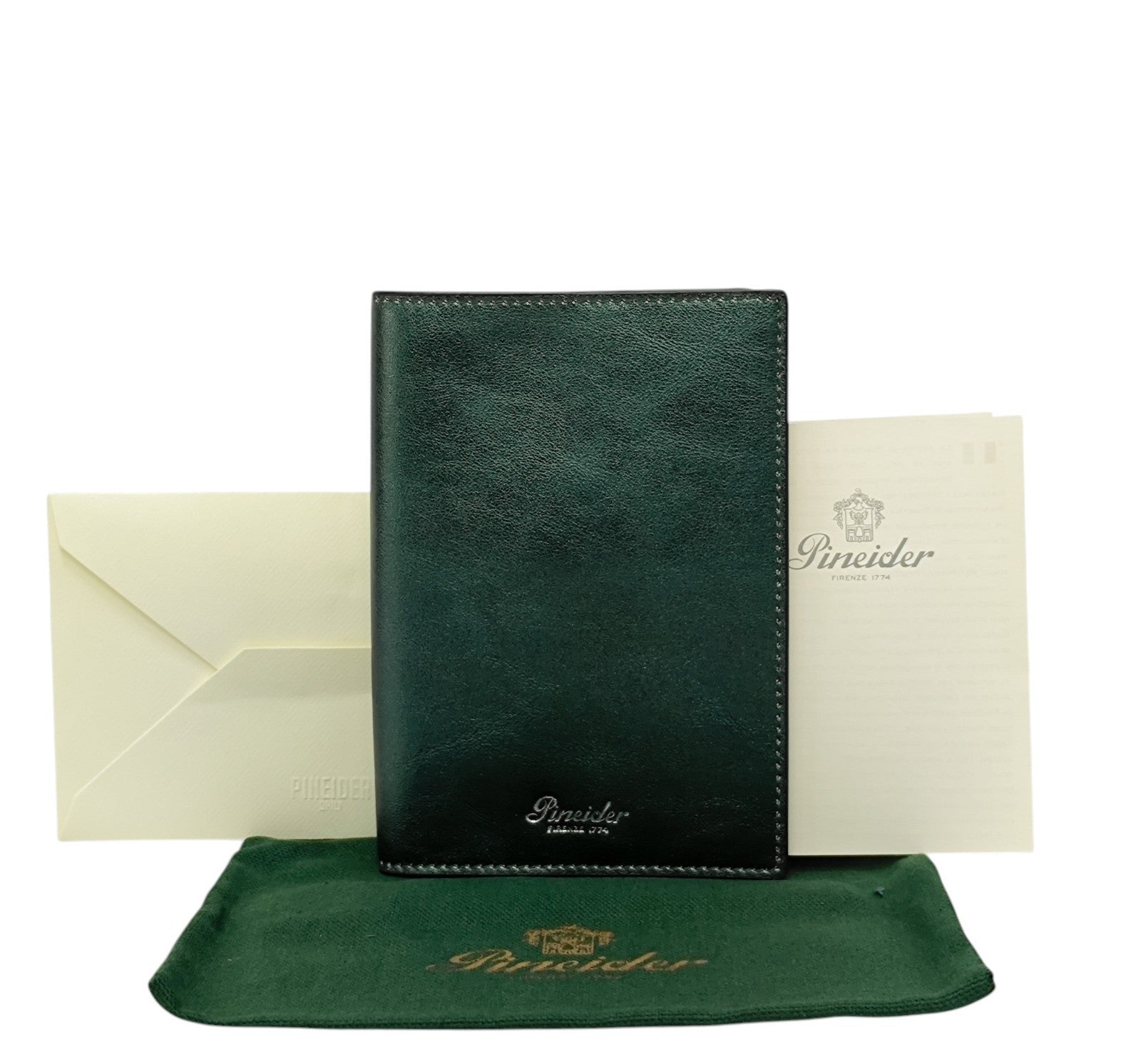 220$ PINEIDER FIRENZE 1774 "Metro Smooth" Passport Holder Calf Laminated Green