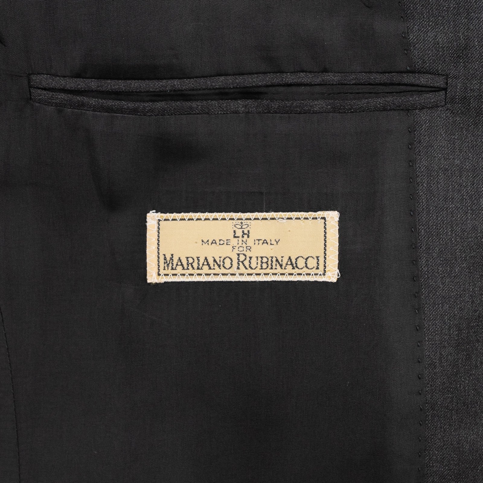 $2950 RUBINACCI LONDON HOUSE 3 Buttons Suit Wool Dark Gray  42 US / 52 EU
