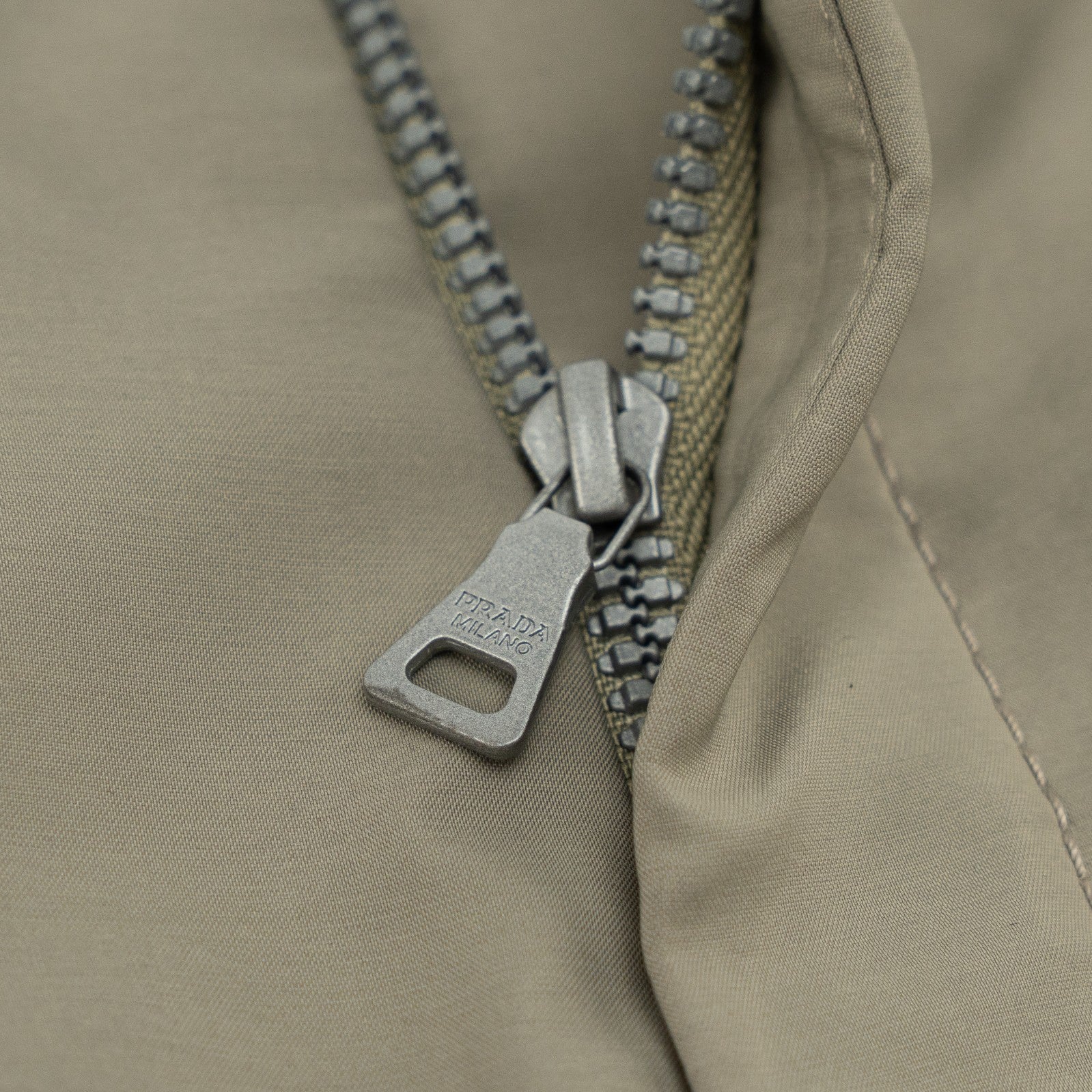 1250$ PRADA MILANO Red Line Khaki Techno Fabric Cargo Pant  36 US / 52 EU