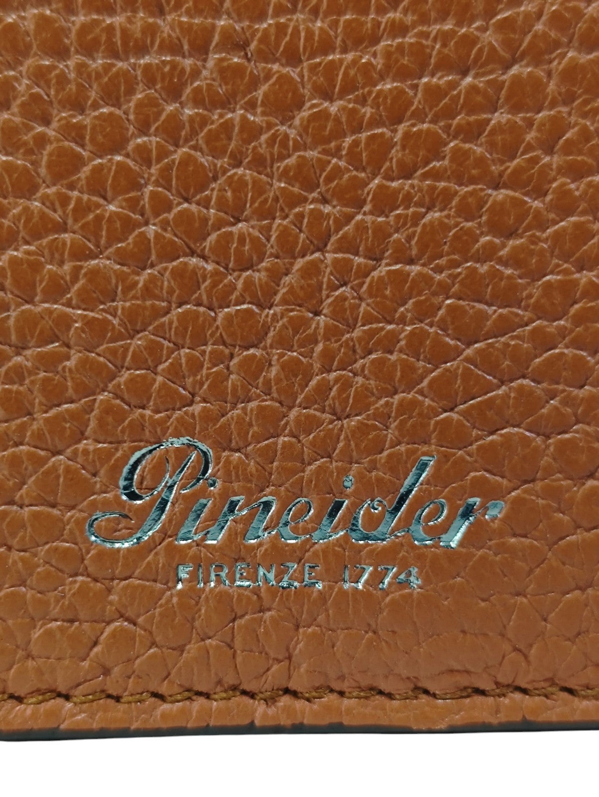 220$ PINEIDER FIRENZE 1774 "Bottolato" Passport Holder Grain Calf Brick Brown