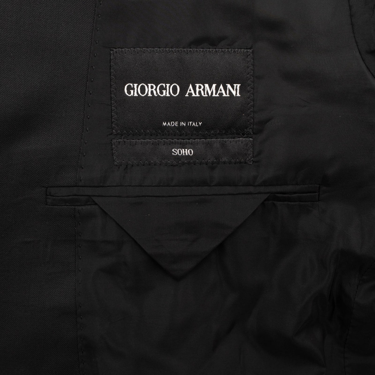 $2750 GIORGIO ARMANI "SOHO" Black Solid Suit Fine Wool 40 US / 50 EU 8R